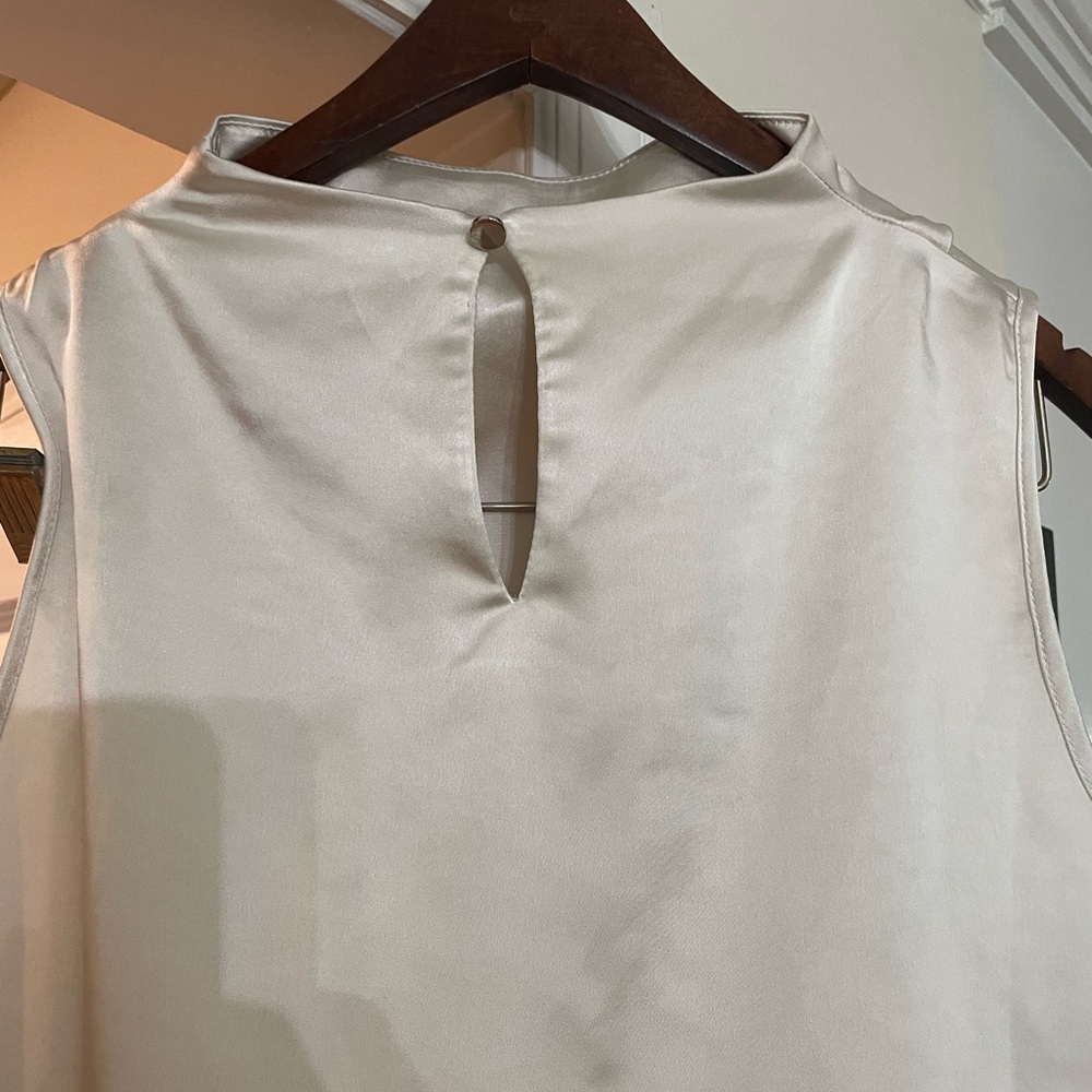 Noli Belted Pantsuit, worn once, bought on sale but wasn’t feeling the material - Picture 10 of 11